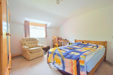 4 bedroom semi-detached house to rent - Photo 5