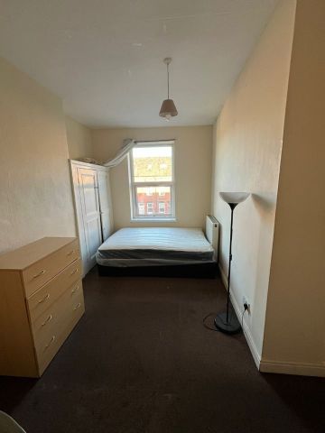 Room in a Shared House, Royal Park Grove, LS6 - Photo 5