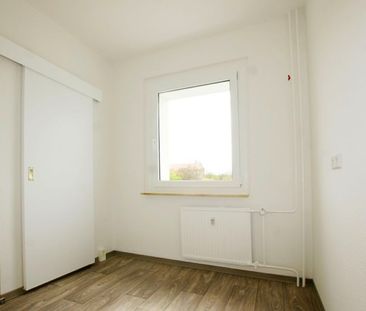 gemütliche 3-Raum-Wohnung mit modernsanierten Bad - Photo 2