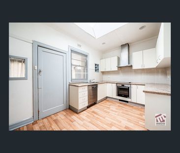 CHARMING HOME WITH FLEXIBLE FLOORPLAN! - Photo 3