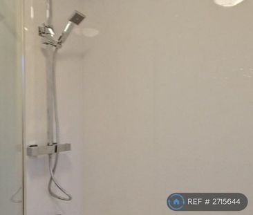 3 bedroom end of terrace house to rent - Photo 3