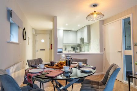 2 bedroom apartment to rent - Photo 3