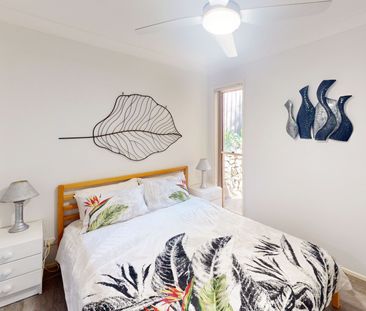 Coastal Gem – Walk to the Beach and Local Eateries - Photo 5