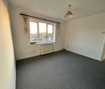 Flat to rent on - Photo 2