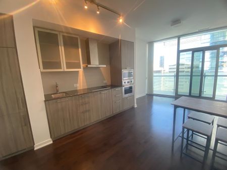 For Lease - 12 York Street Unit# 3008, Toronto, Ontario - Photo 2