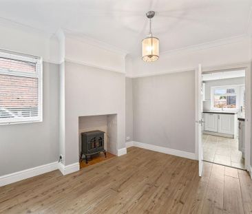 2 bedroom end of terrace house to rent - Photo 2