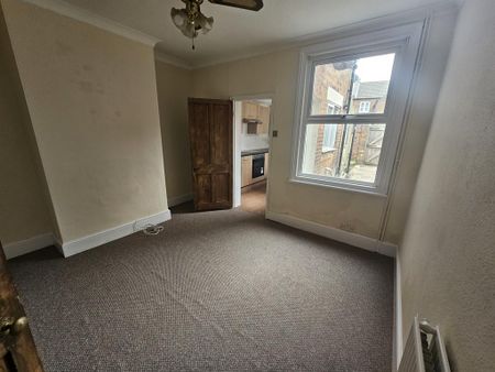 3 bedroom terraced house to rent - Photo 2