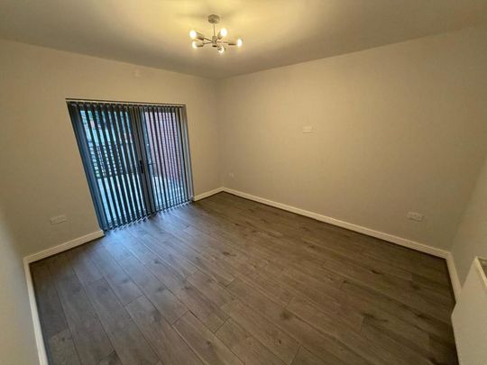 4 bedroom semi-detached house to rent - Photo 1