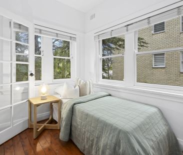 Private lifestyle apartment in central setting - Photo 3