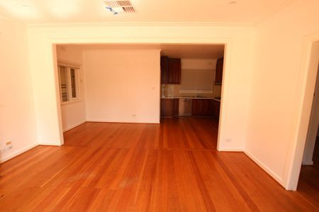 Beautifully Presented Family Home in a Prime Location! - Photo 2