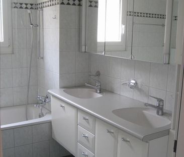2.5 Zimmer, 77 m², 2. Stock - Photo 2