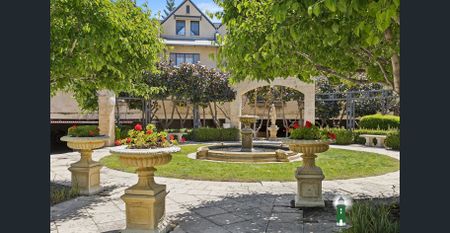 Light-Filled Loft Living in the Heart of Fremantle - Photo 3