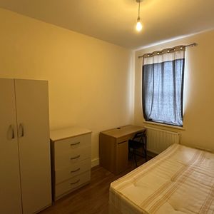 Room in a Shared House, Westdown Road, E15 - Photo 2