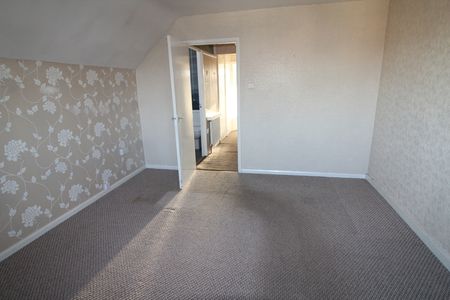 2 Bedroom,Semi-Detached House,Coseley, Bilston , WV14 8RB£950.00P/M - Photo 5