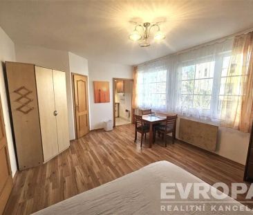 Hezký a příjemný byt 1+1, 33 m - Photo 2