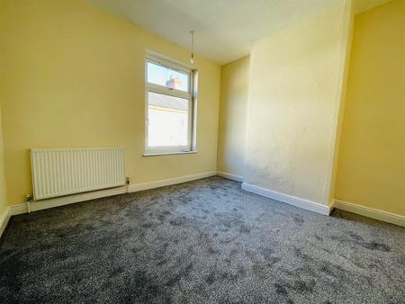 2 Bed House - Photo 2