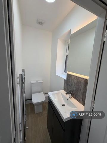 2 bedroom maisonette to rent - Photo 2