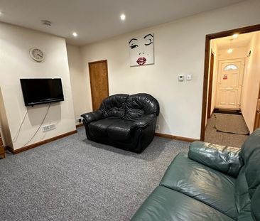 4 Bed Terraced House, Avenue Road, SO14 - Photo 1