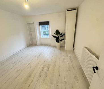 3 bedroom end of terrace house to rent - Photo 2