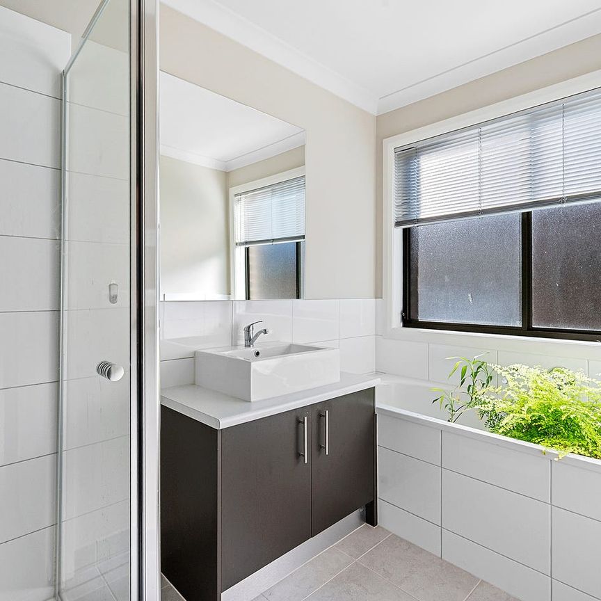 Neat 3 Bedroom Home with open plan living in Epsom - Photo 1