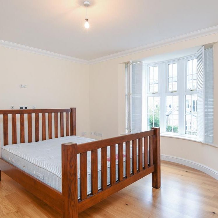 St. Martins Lane, Beckenham BR3 - Photo 1