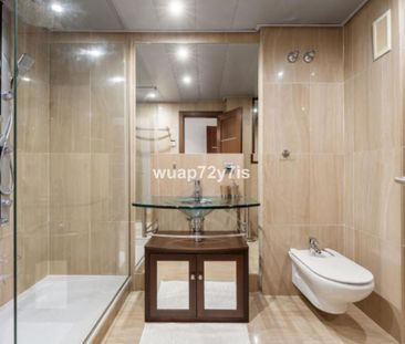 Middle Floor Apartment in Estepona - Photo 6