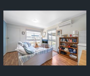 Belmont 1 Bedroom - semi furnished. - Photo 1