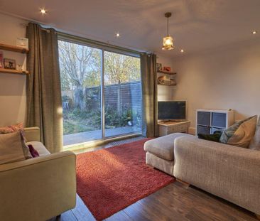 3 bedroom terraced house to rent - Photo 3