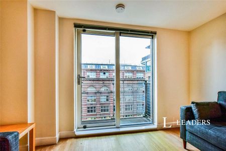 2 bedroom flat to rent - Photo 2