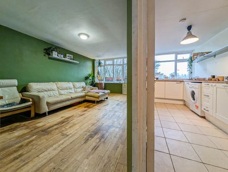 1 Bed Flat, Murfett Close, SW19 - Photo 2