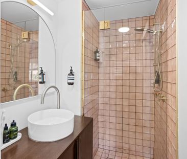 Boutique Apartment with Light-Filled Living and Modern Comforts - Photo 5