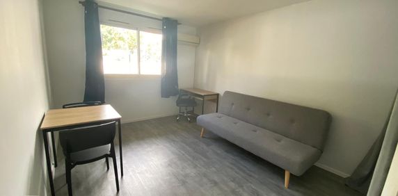 Location Appartement 1 pièce 20m² STE CLOTILDE 97490 - Photo 2