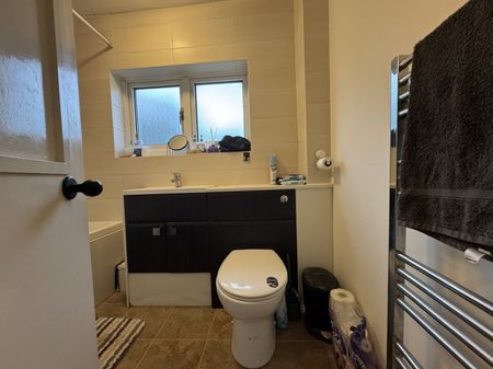 2 bedroom House - Oak Grove, Hatfield - Photo 4