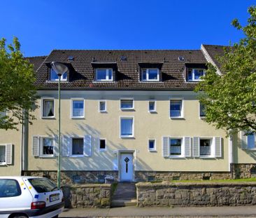 Gut geschnittene 2-Zimmer-Wohnung im Dachgeschoss mit neuem Badezim... - Photo 5