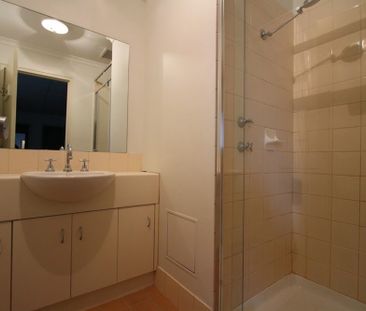 4-bedroom shared unit / apartment, Apt North Terrace - Photo 5