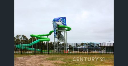 Modern Townhouse Living - Photo 2