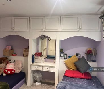 4 bedroom detached house to rent - Photo 6
