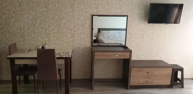 Se ofera garsoniera in zona Teiul Doamnei - Fotografie 1