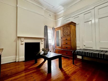 Conveniently located boarding house in the heart of Marrickville - Photo 2