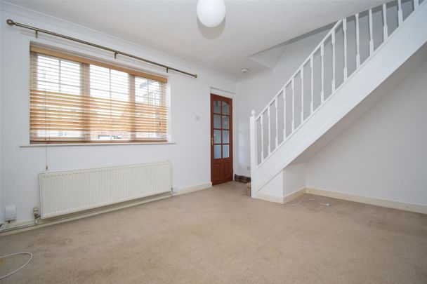 Falmouth Avenue, Normanton - Photo 1