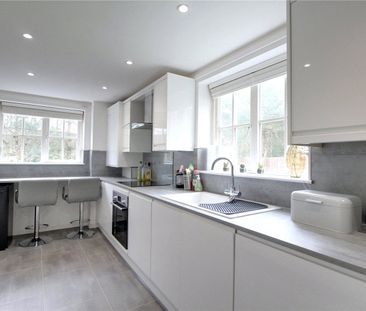 Lyndhurst Road, Fleet, Hampshire, GU51 - Photo 5