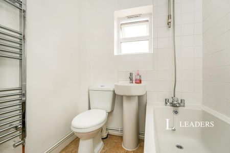 2 bedroom terraced house to rent - Photo 3