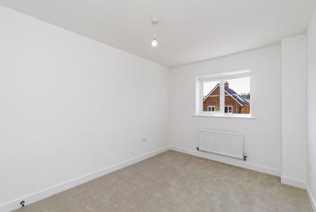 4 bedroom semi-detached house to rent - Photo 2