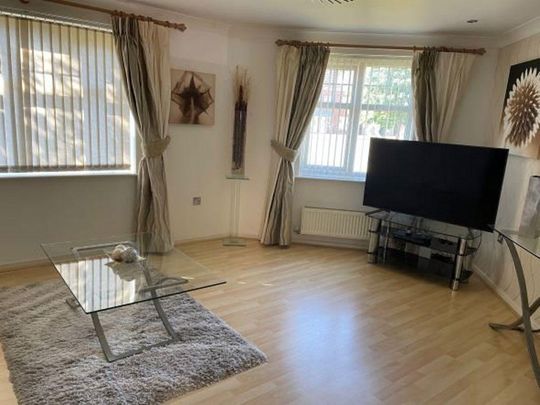 2 bedroom flat to rent - Photo 1