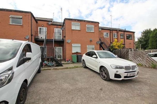 Crostons Road, BL8 - Photo 1