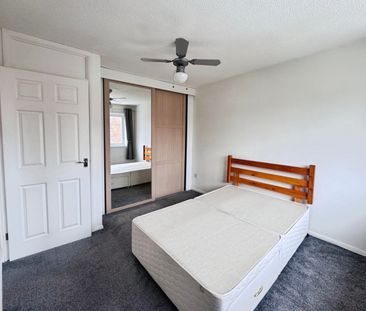 Old Mead, Southend-On-Sea - Photo 4