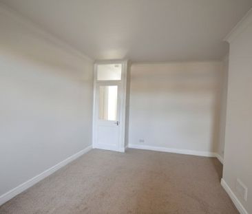 Arundel Road, Harold Wood, Romford, Essex, RM3 - Photo 5