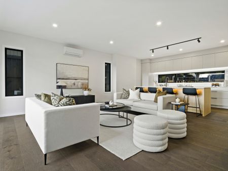 BRAND-NEW EXECUTIVE TOWNHOUSE FOR RENT - Photo 3