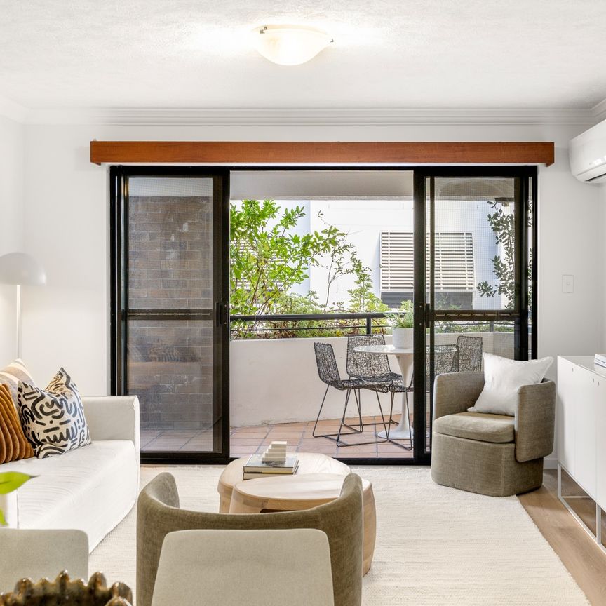 Enjoy the Best of New Farm Living – Spacious Unit on Prestigious Sydney Street - Photo 1