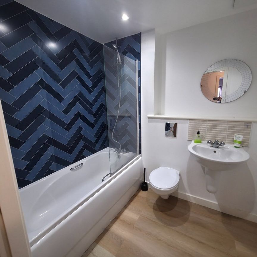 2 Bed Flat, Bouverie Court, LS9 - Photo 1